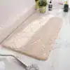 Dywanik łazienkowy glamour ze złotymi żyłkami